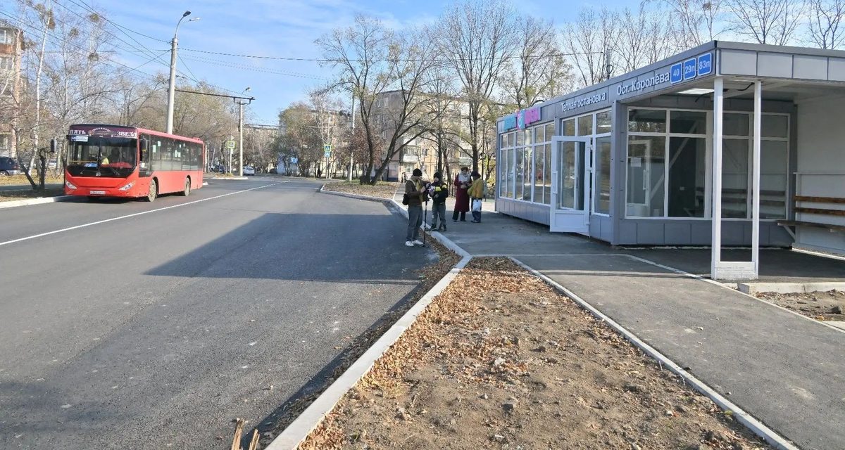 В Хабаровске бизнес за свой счёт строит тёплые остановки и обслуживает их