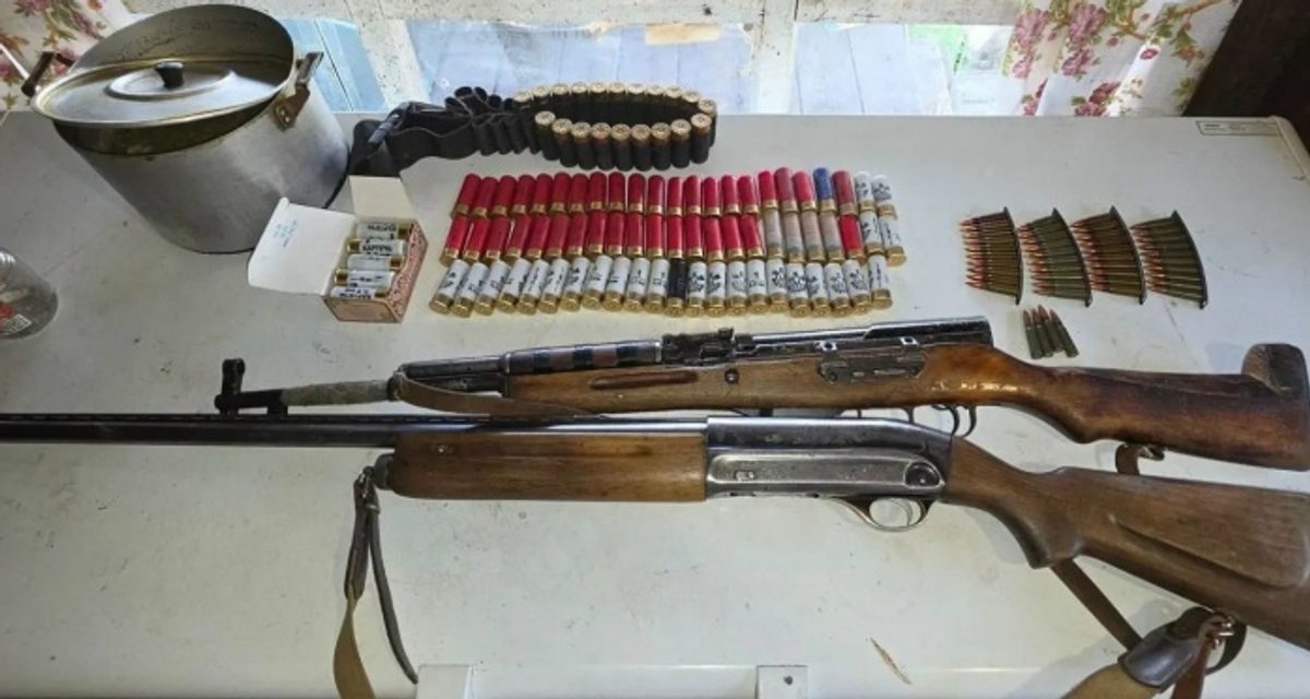 Житель села Джуен хранил после смерти отца карабин, ружьё и 136 патронов без разрешения — возбудили дело